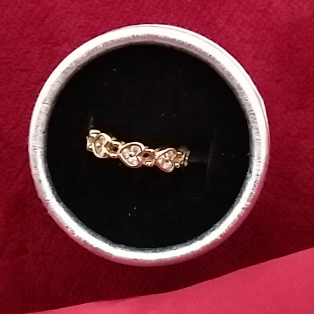 14kt size 8 heart diamond band